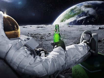luna, birra, astronauta, vita, aliena, terra, tuta, ossigeno, divertente